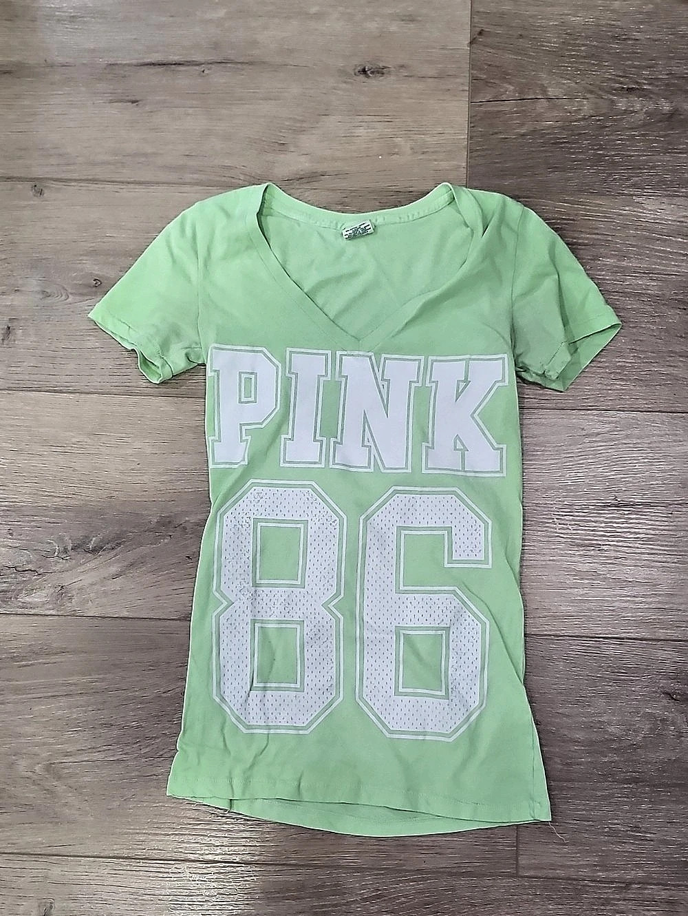 Victoria's Secret PINK 86 Graphic Tee in Green Size XS